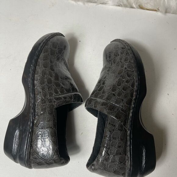 BOC clogs slip on dark gray croc print Sz10W - Picture 7 of 8